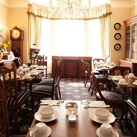 Bed & Breakfast No 3 James Hill